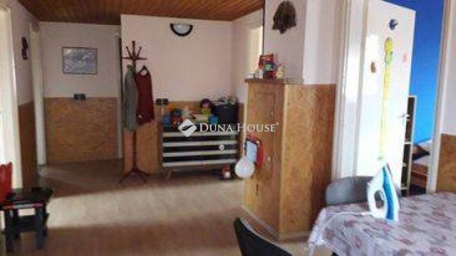 Eladó családi ház, Kaposváron 26 M Ft, 6 szobás