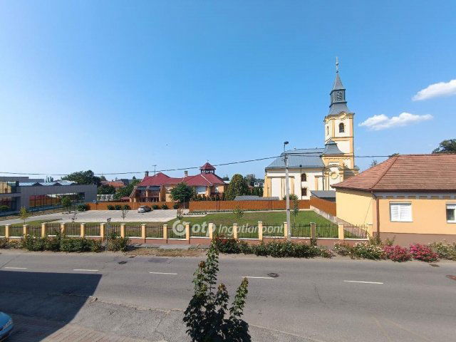 Eladó téglalakás, Kisvárdán 45 M Ft, 3+2 szobás
