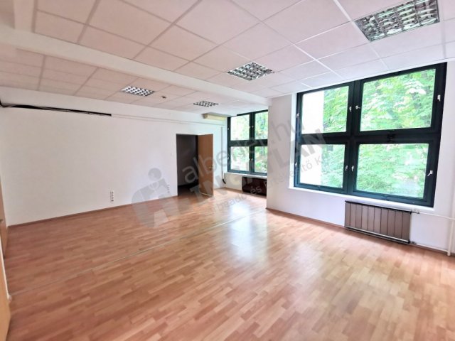 Kiadó iroda, Budapesten, XII. kerületben, Városmajor utcában