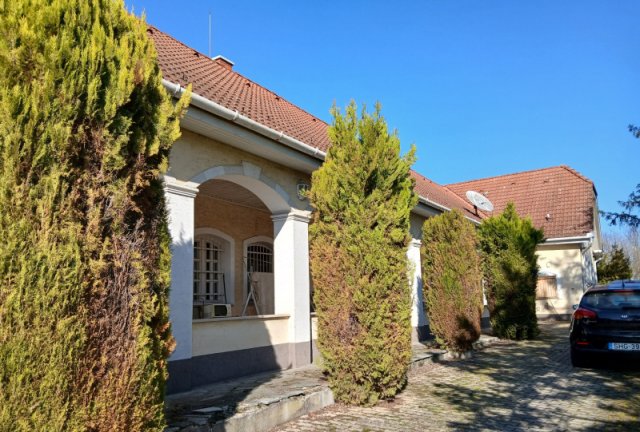 Eladó családi ház, Dabason 160 M Ft, 6 szobás