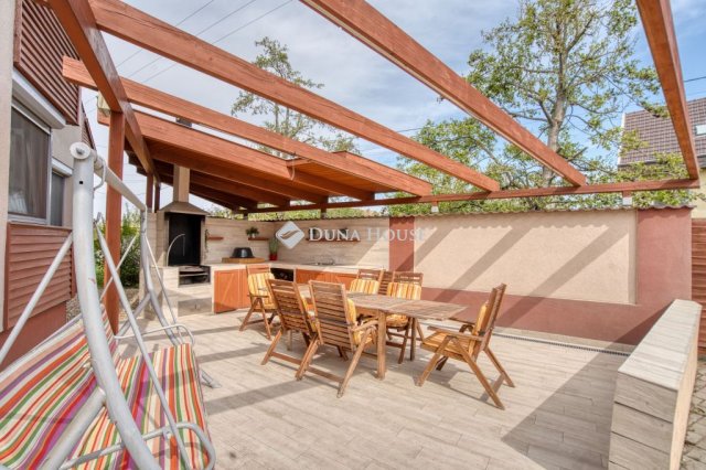 Eladó családi ház, Délegyházán 157 M Ft, 4 szobás