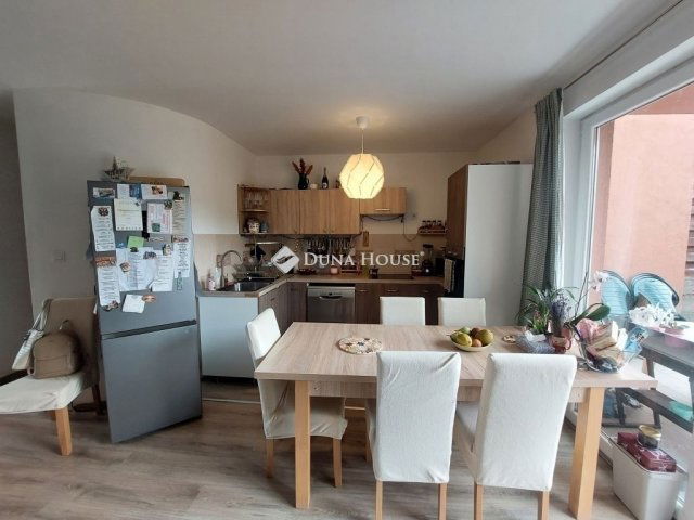 Eladó sorház, Pécelen 89.9 M Ft, 1+4 szobás