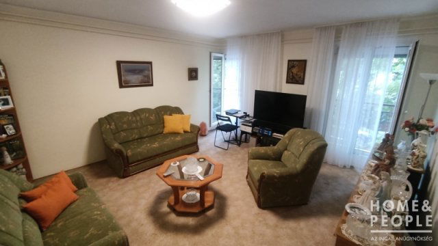 Eladó téglalakás, Szegeden 99 M Ft, 3 szobás