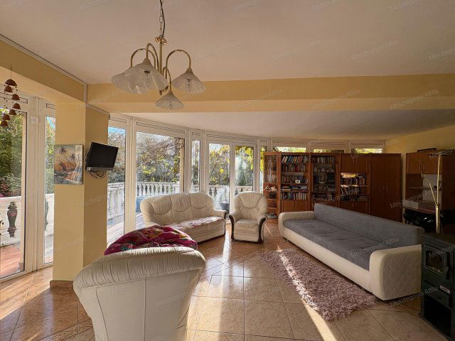 Eladó családi ház, Sopronban 220 M Ft, 4 szobás