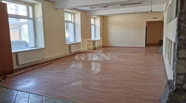 Kiadó iroda, Budapesten, IV. kerületben 931 E Ft / hó, 12 szobás