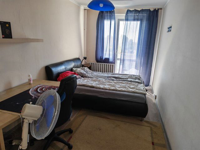 Kiadó panellakás, albérlet, Debrecenben 210 E Ft / hó, 3 szobás