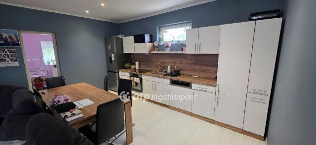 Eladó családi ház, Nyíregyházán 66.99 M Ft, 1+2 szobás