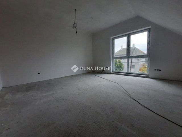 Eladó ikerház, Budapesten, X. kerületben 78 M Ft, 5 szobás