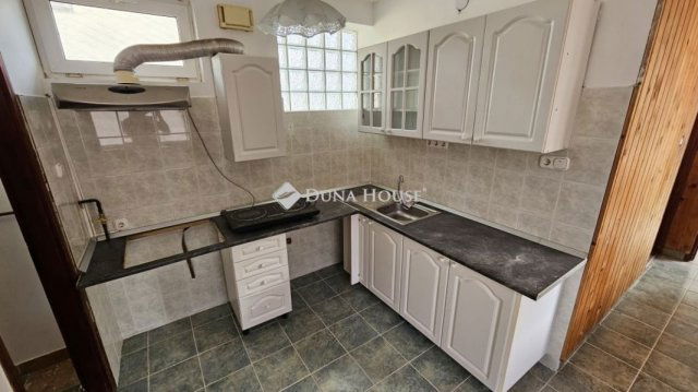 Eladó családi ház, Adonyban 69.99 M Ft, 3 szobás