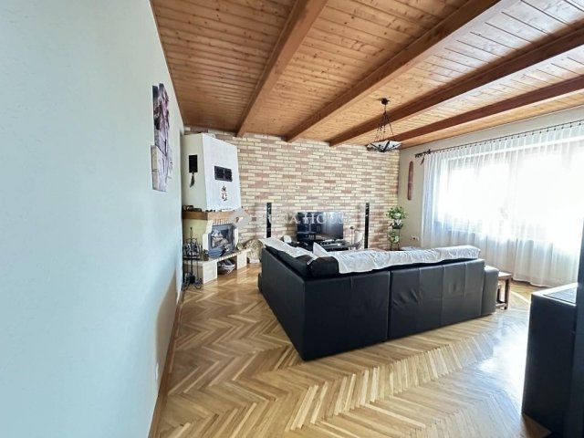 Eladó téglalakás, Kecskeméten 93 M Ft, 3 szobás