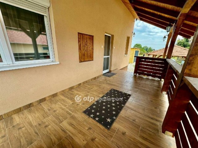 Eladó családi ház, Ráckeresztúron 94.99 M Ft, 5 szobás