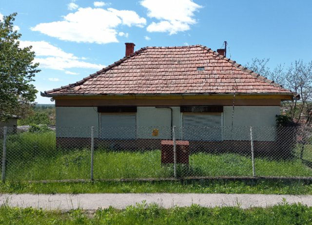 Eladó családi ház, Ecséden 7.6 M Ft, 1+1 szobás
