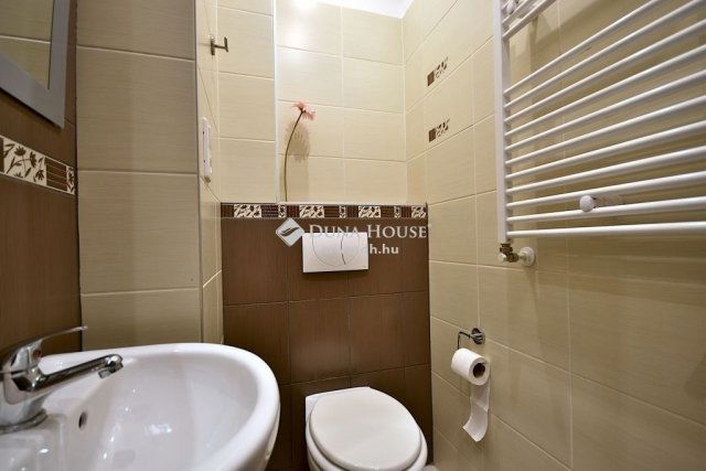 Eladó téglalakás, Budapesten, VII. kerületben 98.48 M Ft