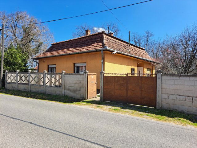 Eladó családi ház, Pilisen, Kávai úton 30.9 M Ft, 2 szobás