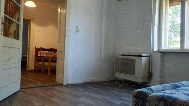 Eladó családi ház, Tiszaföldváron 13.5 M Ft, 3 szobás