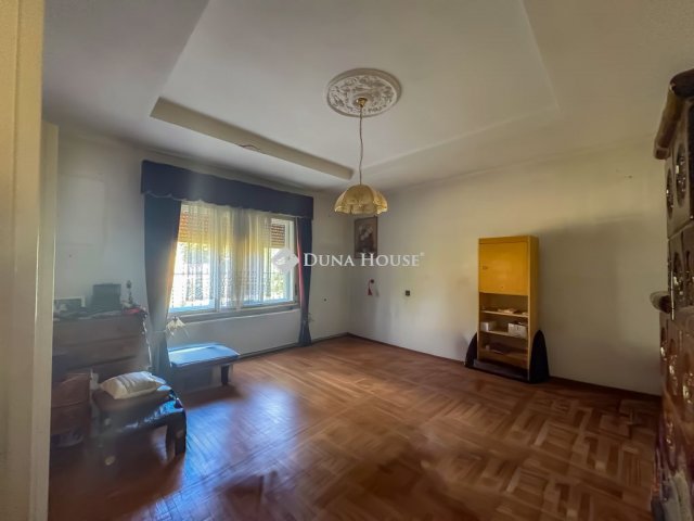 Eladó családi ház, Gödön 89.9 M Ft, 4 szobás