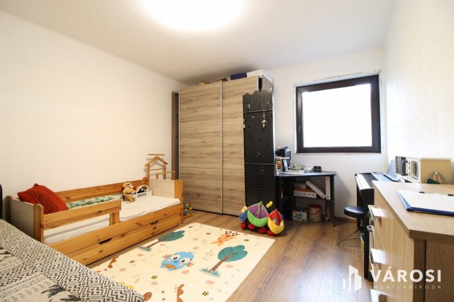 Eladó nyaraló, Pomázon 74.99 M Ft, 4 szobás