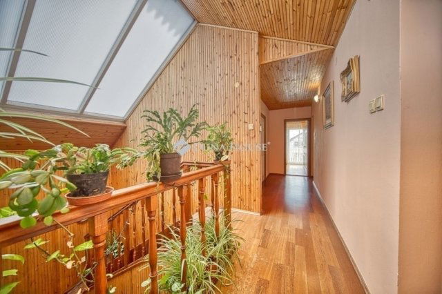 Eladó családi ház, Vecsésen 149 M Ft, 6 szobás