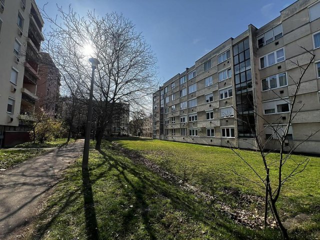 Eladó panellakás, Gödöllőn 68.9 M Ft, 2 szobás