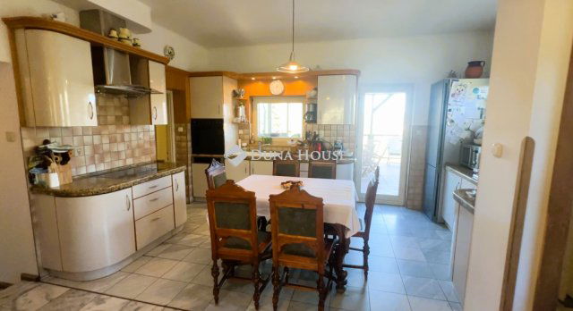 Eladó családi ház, Solymáron, Szabadság utcában 269 M Ft