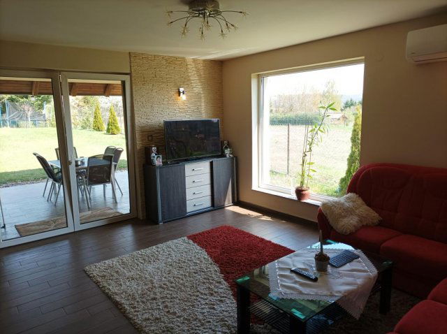 Eladó ikerház, Gödöllőn 169.5 M Ft, 5+1 szobás