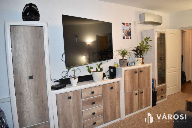 Eladó panellakás, Gyulán 29.9 M Ft, 2 szobás