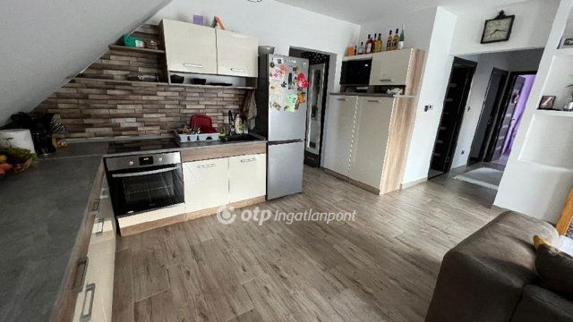 Eladó téglalakás, Hajdúszoboszlón 73 M Ft, 3 szobás