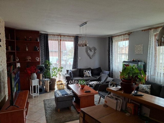 Eladó családi ház, Iváncsán 79.9 M Ft, 1+3 szobás