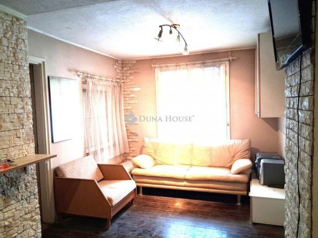 Eladó családi ház, Tabon 26 M Ft, 3 szobás