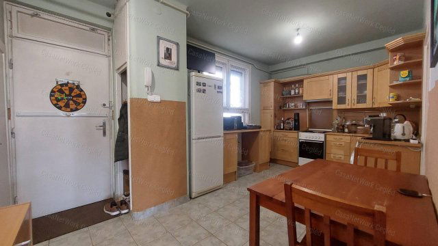 Eladó téglalakás, Cegléden 39.9 M Ft, 2 szobás