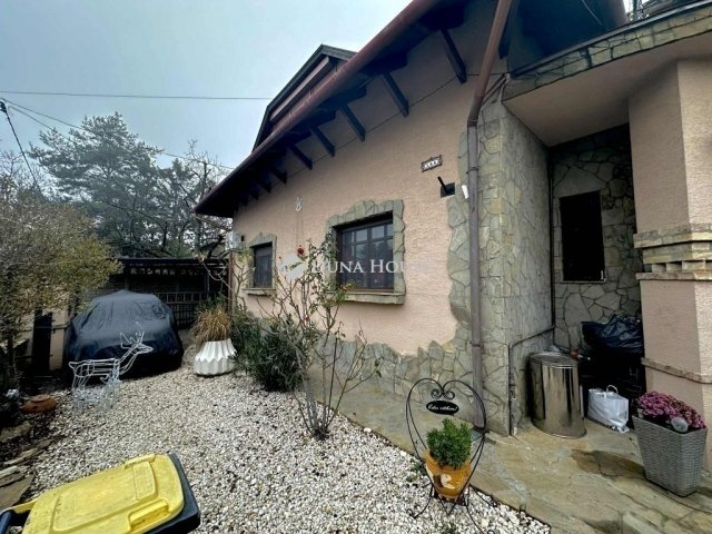 Eladó családi ház, Budapesten, XVI. kerületben 260 M Ft