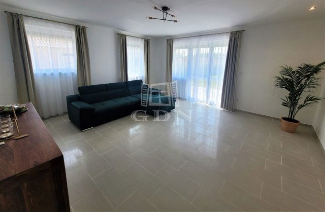 Eladó családi ház, Szigetszentmiklóson 135 M Ft, 4 szobás