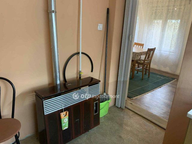 Eladó családi ház, Cegléden 52.5 M Ft, 2+1 szobás