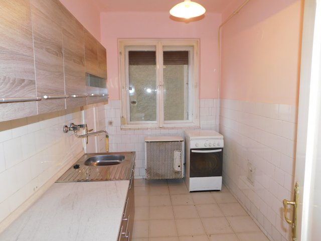 Eladó téglalakás, Szegeden 55 M Ft, 3 szobás