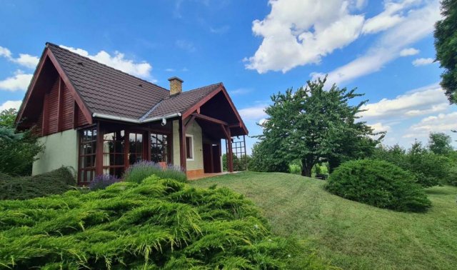 Eladó nyaraló, Győrújbaráton 46 M Ft, 1 szobás