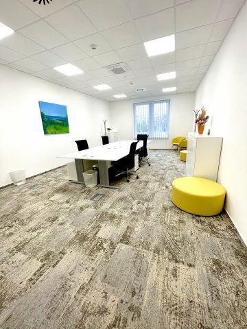 Kiadó iroda, Debrecenben, Barna utcában 610 E Ft / hó, 1 szobás