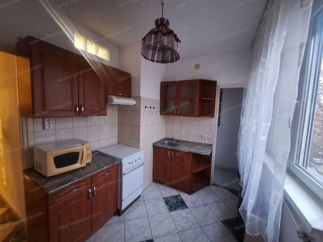 Eladó téglalakás, Kecskeméten 41.99 M Ft, 2 szobás