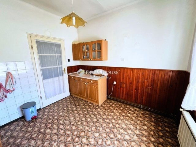 Eladó családi ház, Tápiószecsőn 36.9 M Ft, 2 szobás
