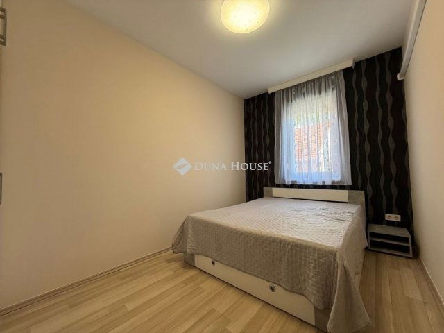 Eladó ikerház, Kecskeméten 104 M Ft, 4 szobás