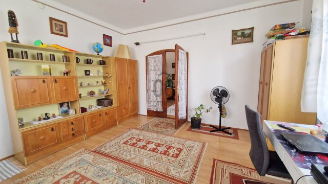 Eladó családi ház, Herceghalomon 123 M Ft, 6 szobás