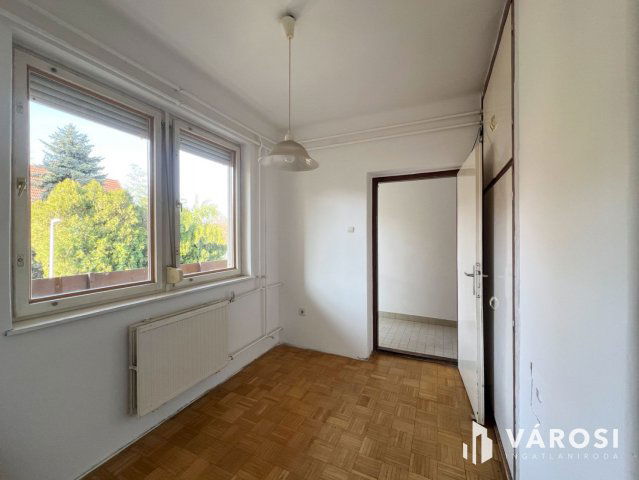 Eladó sorház, Békéscsabán 36.5 M Ft, 2 szobás