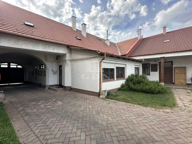 Kiadó téglalakás, albérlet, Székesfehérvárott 250 E Ft / hó