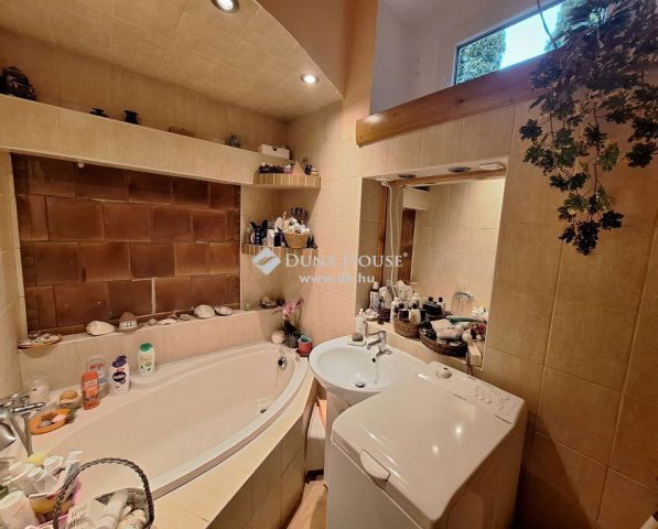 Eladó családi ház, Gödöllőn 59.9 M Ft, 3 szobás