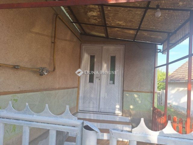 Eladó családi ház, Tompán 13 M Ft, 4 szobás