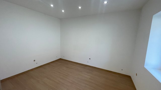 Eladó családi ház, Mezőkövesden 20.499 M Ft, 1+1 szobás