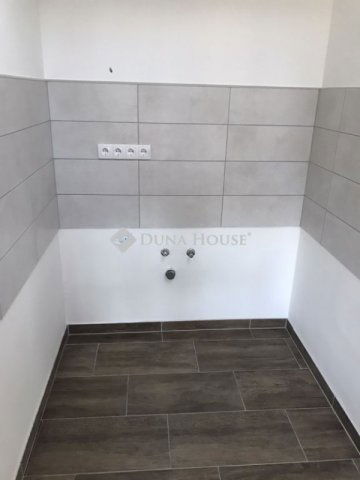 Eladó családi ház, Budapesten, XVIII. kerületben 115.3 M Ft