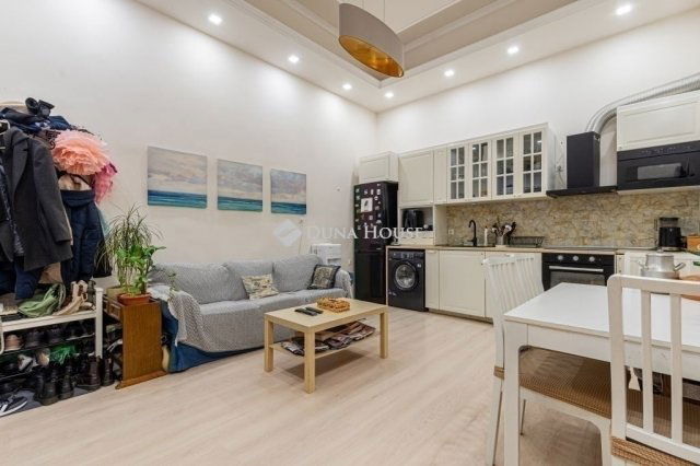 Eladó téglalakás, Budapesten, VIII. kerületben 79.9 M Ft