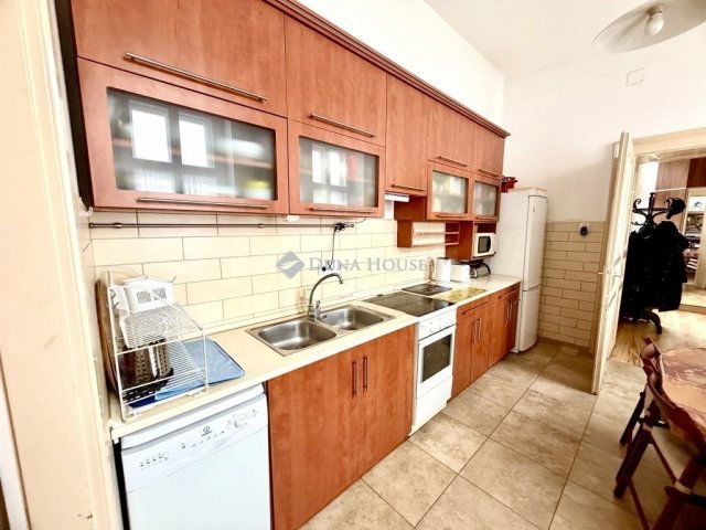 Eladó téglalakás, Budapesten, VIII. kerületben 120 M Ft