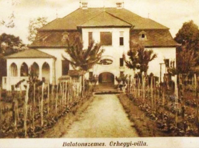 Eladó családi ház, Balatonszemesen 199.9 M Ft, 9 szobás