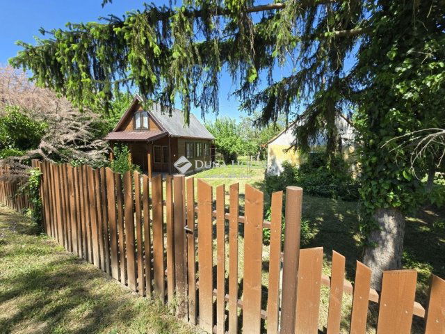 Eladó nyaraló, Borgátán 15.9 M Ft, 1+1 szobás